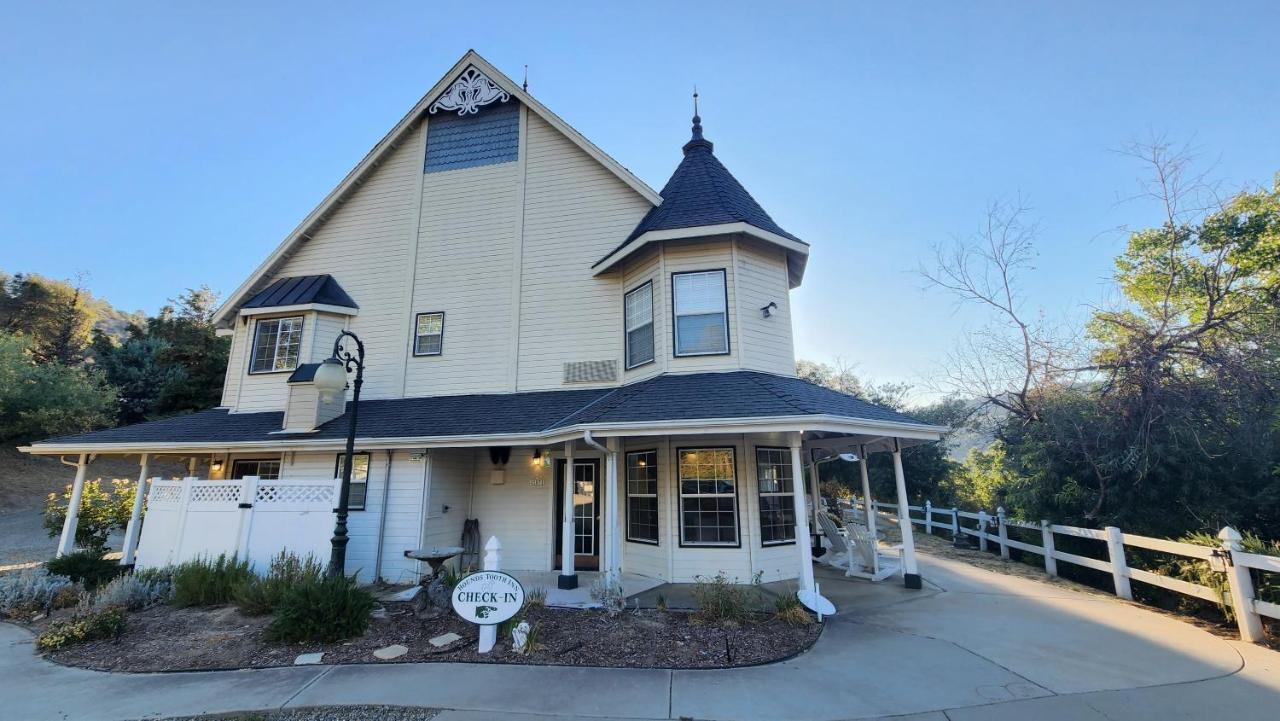Hounds Tooth Inn Oakhurst Exterior photo
