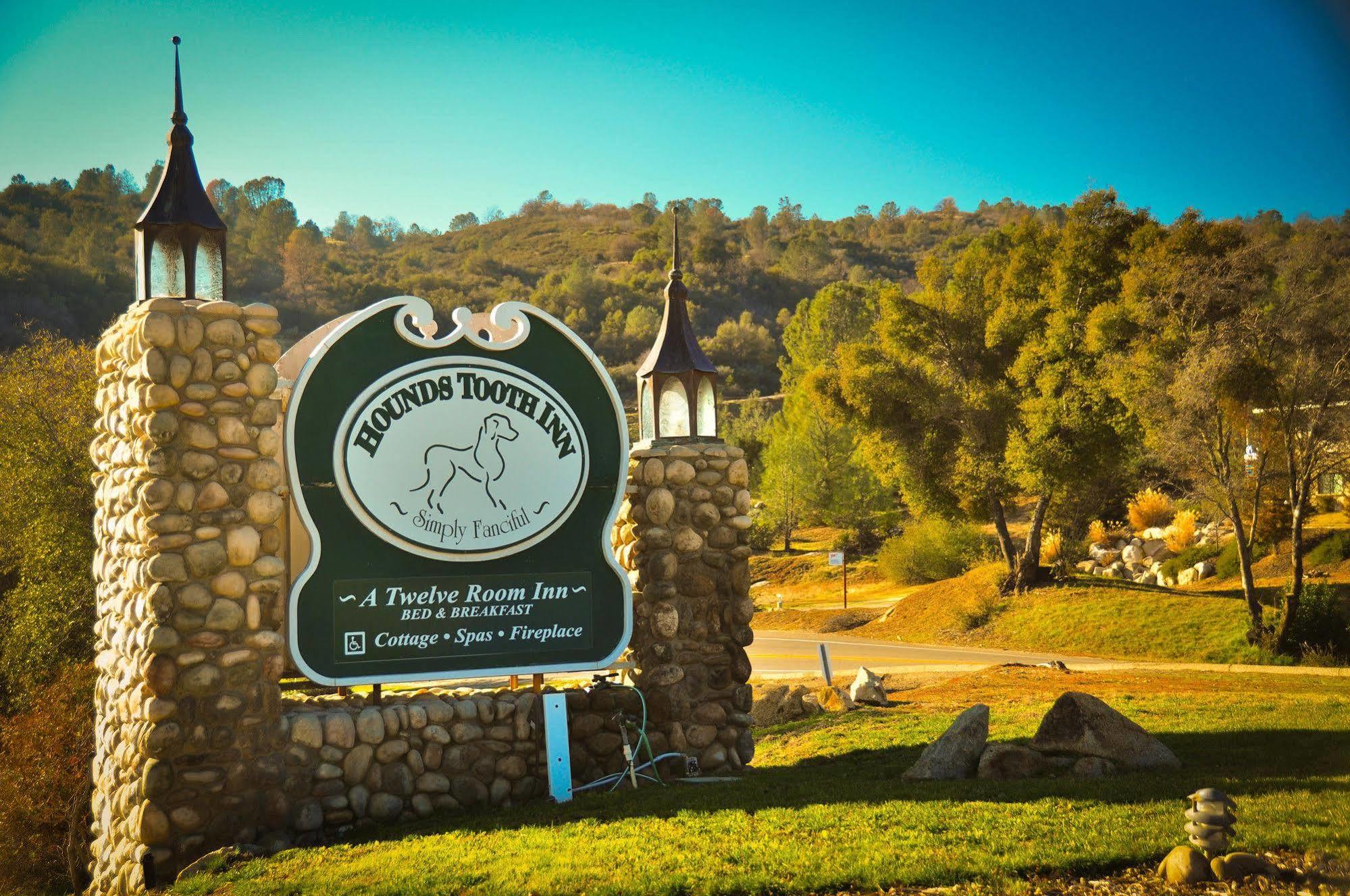 Hounds Tooth Inn Oakhurst Exterior photo
