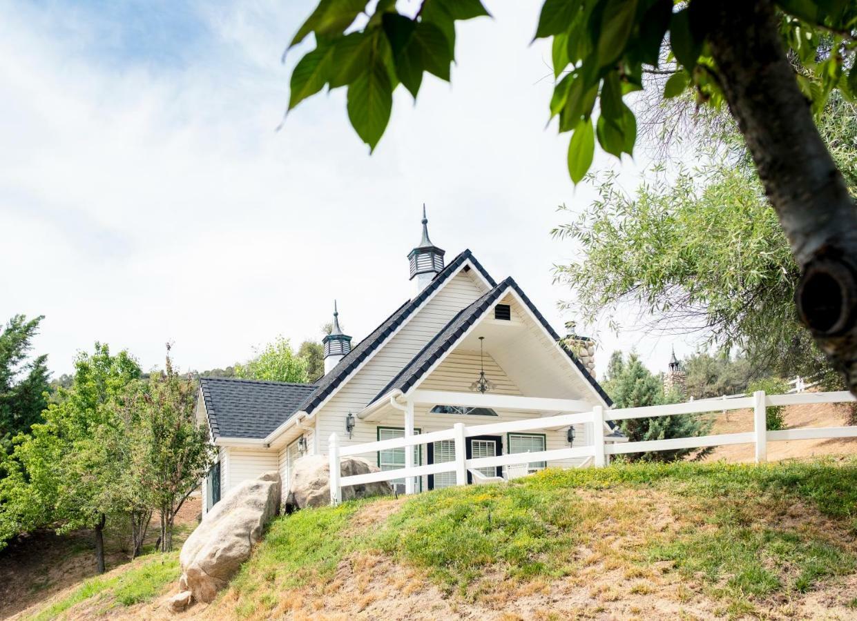 Hounds Tooth Inn Oakhurst Exterior photo